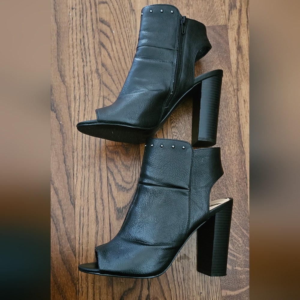 Penny Loves Kenny Ankle Open Toe Bootie 10M